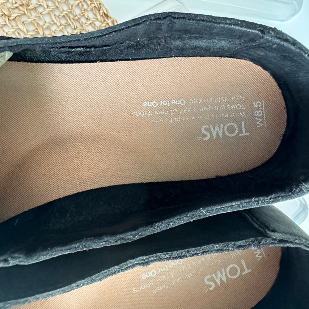 Toms - Picture 3 of 4